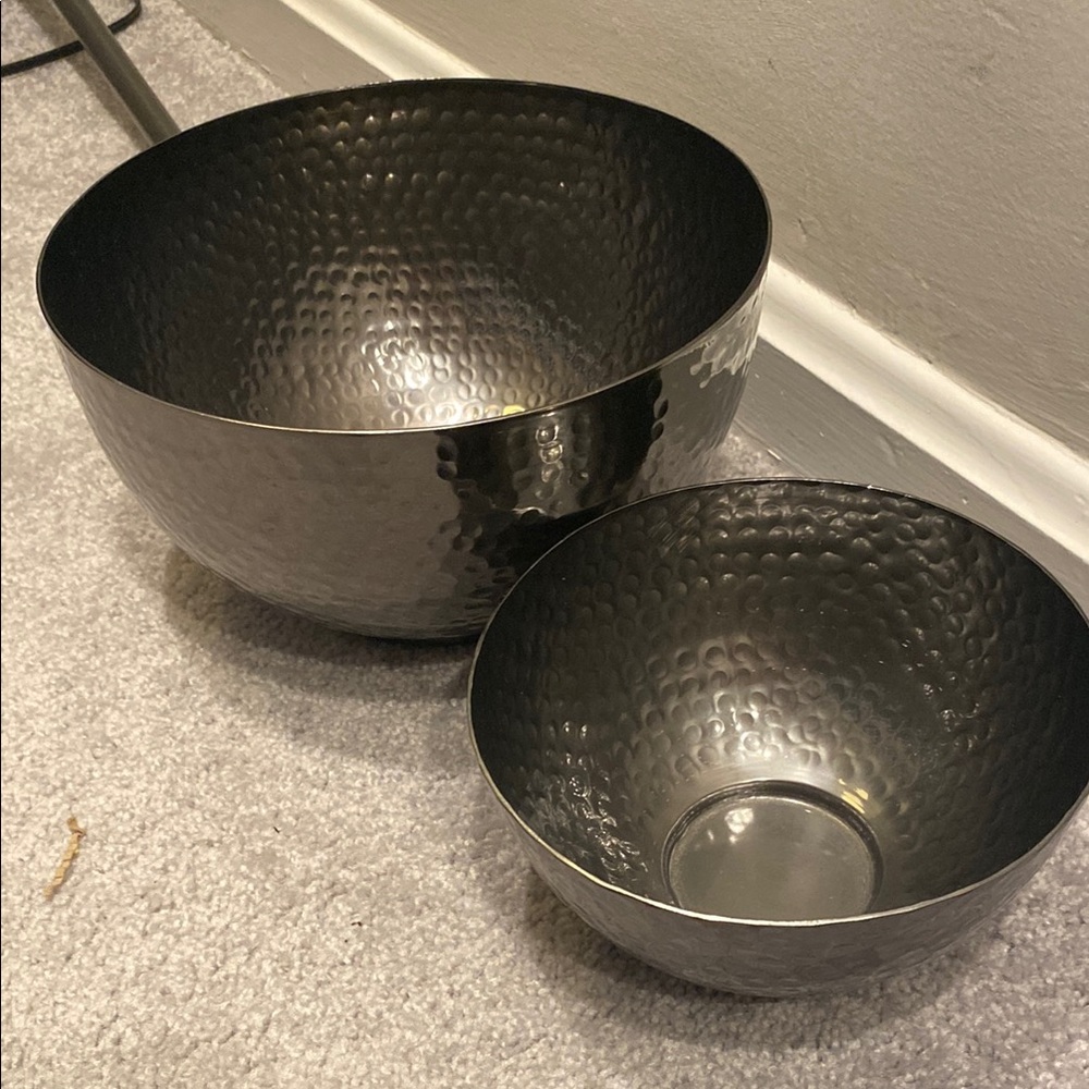 Blackish silver dimpled bowls
